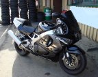 215221cbr_900_rr.jpg